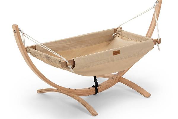 گهواره پارچه‌ای با استفاده از مواد ایمن و با کیفیت