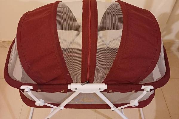 گهواره تاشو از نگاه برندهای معتبر: چه ویژگی‌های اضافی هزینه اضافی را ارزان‌تر می‌کنند؟