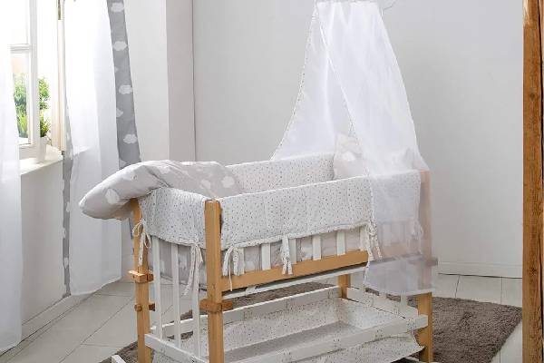 معرفی جدیدترین مدل‌های گهواره پارچه‌ای با طرحات خیالی برای نوزادان