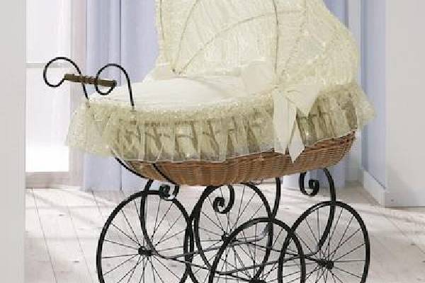 راهنمای انتخاب: نگاهی به انواع گهواره نوزاد ایرانی با طراحی منحصر به فرد