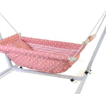 گهواره پارچه‌ای با طراحی ایمن و مناسب