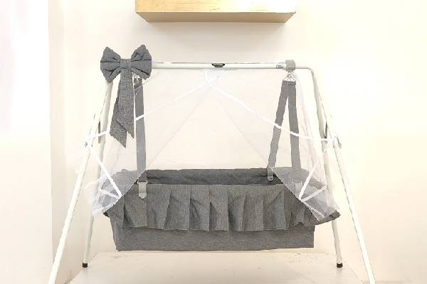 بهترین گهواره پارچه‌ای جلب توجه با طراحی امن و دلپذیر