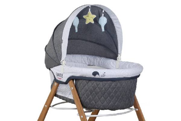 گهواره تاشو: تاثیر جنس و ویژگیها بر قیمت و کارایی