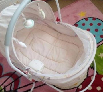 اقتصادی و کارآمد: گهواره نوزاد تاشو با بهترین قیمت و کیفیت چگونه پیدا شود؟