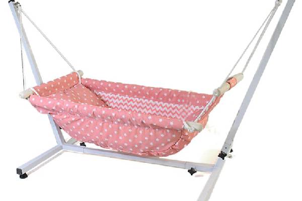 گهواره پارچه‌ای با طراحی ایمن و مناسب