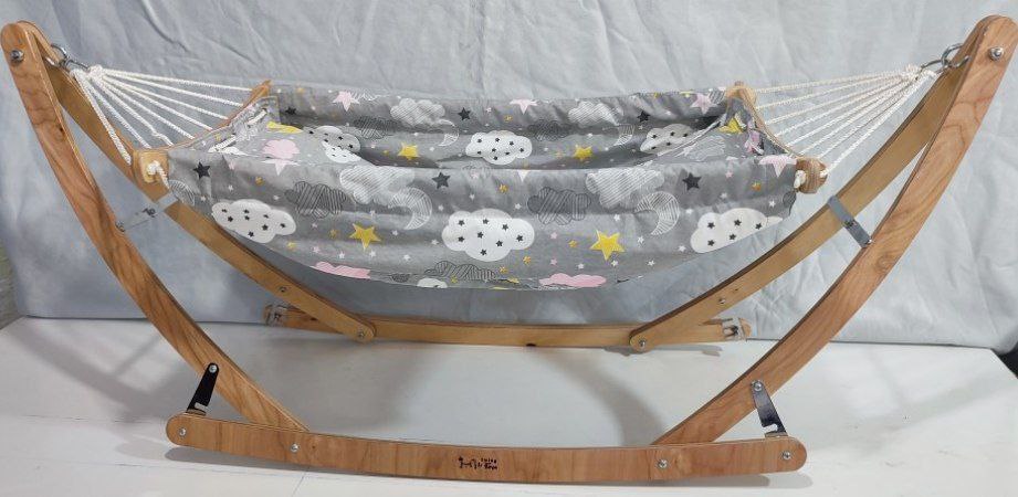 بررسی ویژگی ها و قیمت های گهواره چوبی تاشو کلاسیک