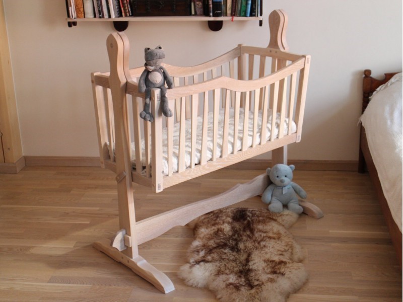 بررسی انواع چوب های مورد استفاده در ساخت گهواره ها